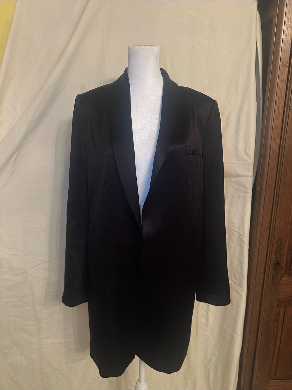 Alice + Olivia Black Shawl Collar Tuxedo Blazer